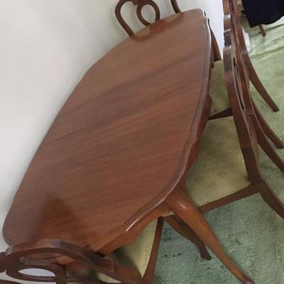 Dining Room table and 6 chairs