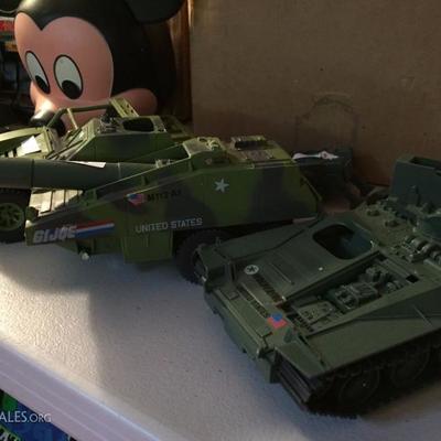 toy tanks