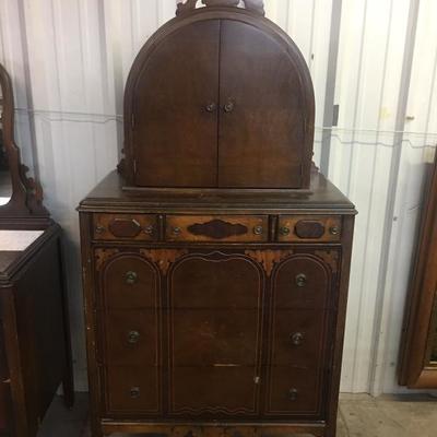 Chest of drawers