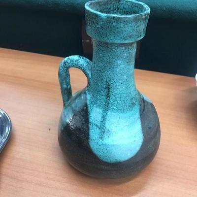 Pottery vase
