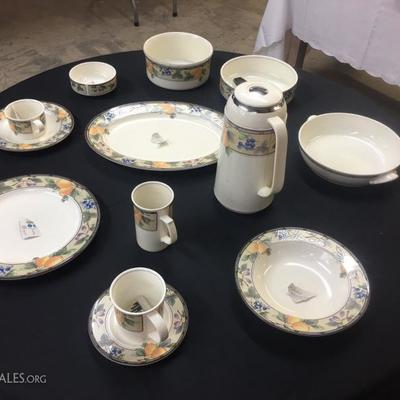 Mikasa 75pc everyday china