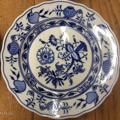 Meissen plates, cups, and saucers