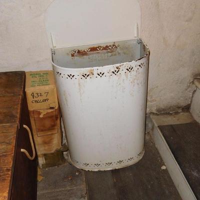 Vintage Metal Hamper