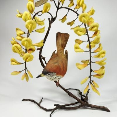 BOEHM PORCELAIN BIRD SCULPTURE WITH GOLDEN CHAIN ORCHID