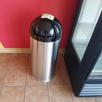Rubbermaid Commercial trash can 