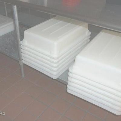 12 food storage bin with 12 lids? and cambro 1826dscw