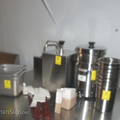 misc lot of kitchenware. includes Server 67580 Pump Style Condiment Dispenser and other server count