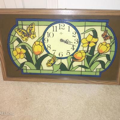 STAINED GLASS WALL CLOCK