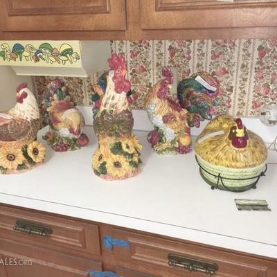 SIGNATURE COLLECTION CHICKENS, ROOSTERS, PLATES