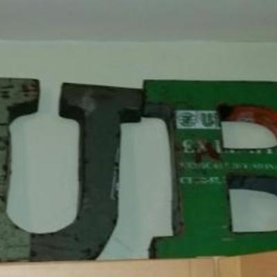 INDUSTRIAL LETTERS CUBS