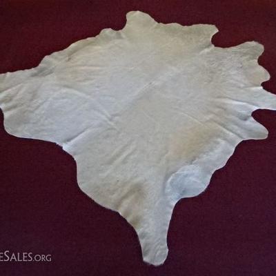 LARGE WHITE NATURAL COWHIDE RUG