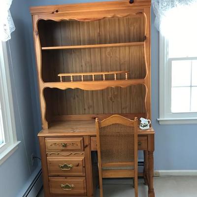 4 piece pristine bedroom set with hand painting. All in absolutely perfect condition. Single bed , long dresser with mirror (59