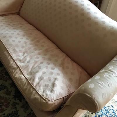 Beautiful and in excellent condition 1930's plush couch with beautiful upholstery. 79