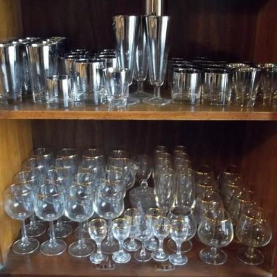 Huge Selection of Dorothy Thorpe Style Glassware
'Silver Fade'