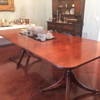 Duncan Phyfe dining table