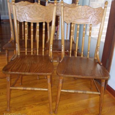 Set of 4 oak dining chairs $135
17 X 16 1/2 X 39