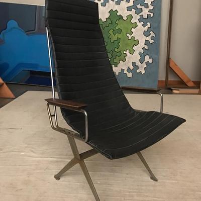 I can not find the maker of this fabulous leather mid century sling chair