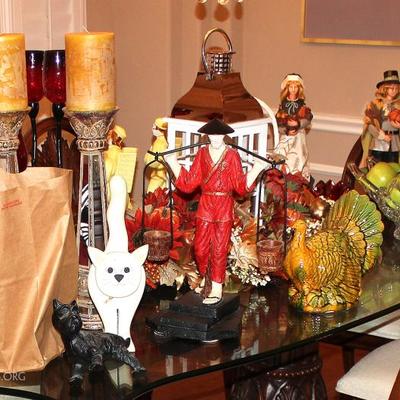 Decorative items, cats, figures, candles, Thanksgiving