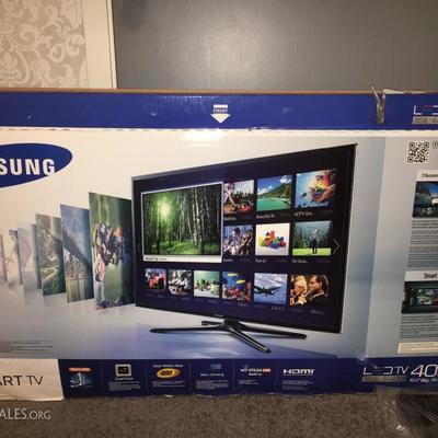 There are a couple of nice televisions, Samsung SmartTV 