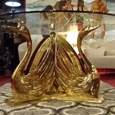 HOLLYWOOD REGENCY STYLE BRASS SWAN TABLE WITH ROUND GLASS TOP