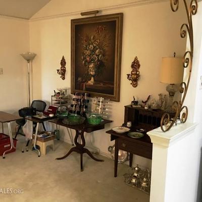 Estate sale photo