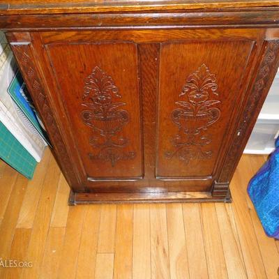 Vintage Sewing Machine and Cabinet
