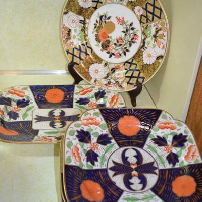 19th century Chamberlain Worcester Imari pattern platter & plates
Royal Crown Derby Imari plate