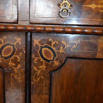 Detail on wood inlays