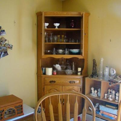 corner hutch 