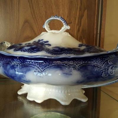 Johnson Brothers flow blue lidded serving piece has damage