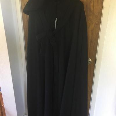 Women's Cape/ Cloak By Texas Body Hanging. 100 percent wool, very black ( lighter in picture ). CLEAN AND BEAUTIFUL!
