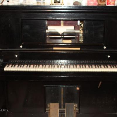 Leonard and Company Player Piano- 1914 - Model # 101835
