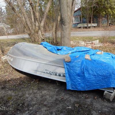 14 foot Lund fishing boat 15 inch transom  purchased new may 2015 and not used