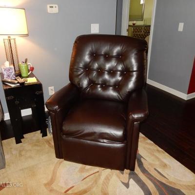 brown leather electric lift chair / recliner