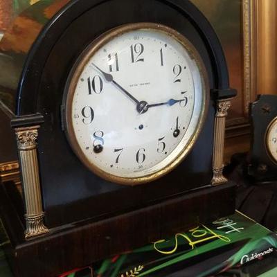 Antique/vintage/retro clocks GALORE!!