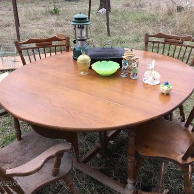 drop leaf table & chairs