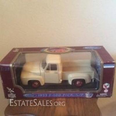 Diecast 1953 Ford F-100 Pick-Up