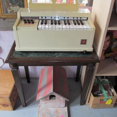 vintage General Electric child's organ