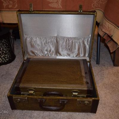 antique suitcases 