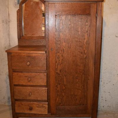 antique dresser with mirror
