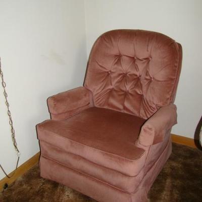 pink accent chair 