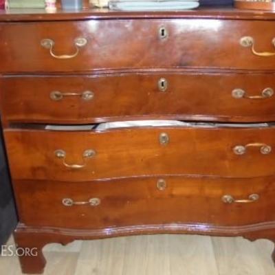 Antique 4-Drawer Dresser