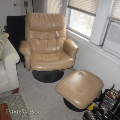 ITALIAN LEATHER CHAIR WITH OTTOMAN