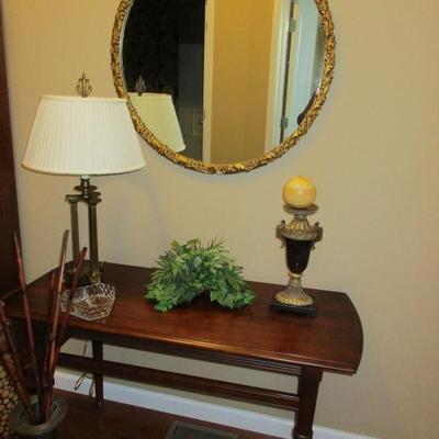 MIRROR AND SOFA TABLE
