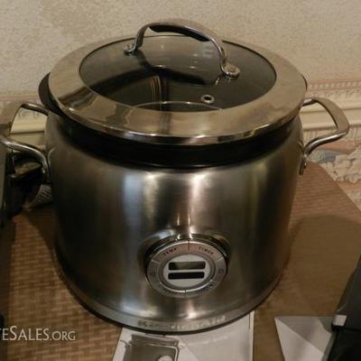 multi-use slow cooker