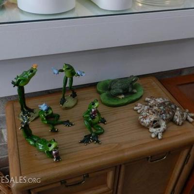 decorative frogs
