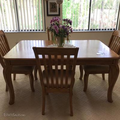 Oak Dining Room table with six chairs 63 x 42 