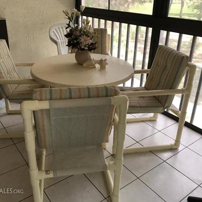 Patio furniture used on indoor lanai, very clean conditon 