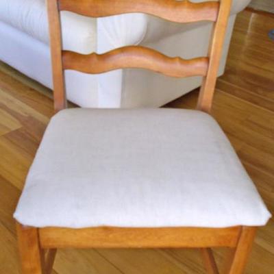 Side chair $35
17 X 14 X 26 1/4