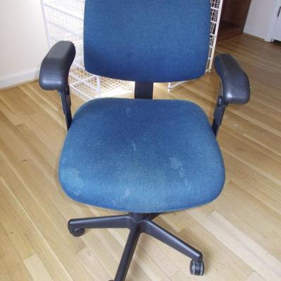 Office chair $25
22 1/2 X 25 X 37 1/2
